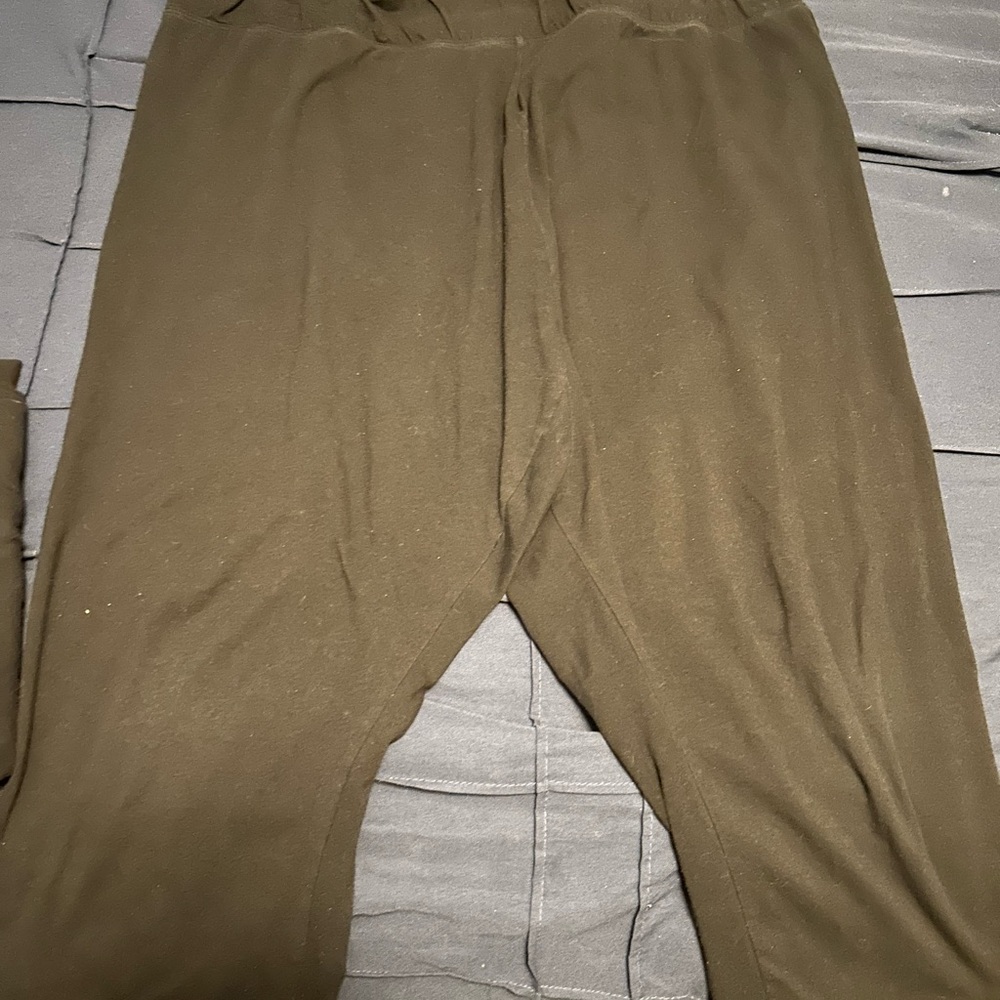 Set of 3 worn capri black leggings
